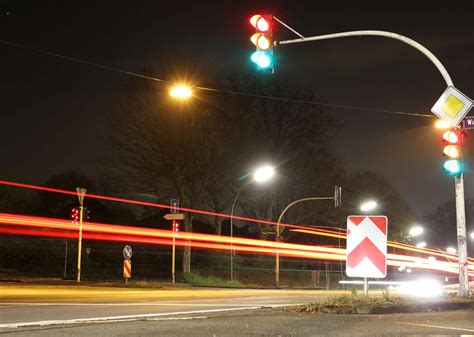 Rote Ampel überfahren Was kostet der Rotlichtverstoß