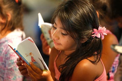 Se presentaron los libros infantiles de la colección Leer es Futuro