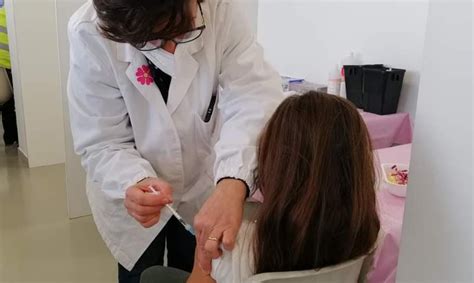 Vaccini Anti Covid Puglia Sempre In Testa Alla Classifica Nazionale