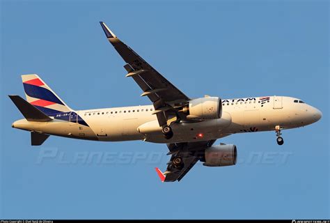 PR XBJ LATAM Airlines Brasil Airbus A320 271N Photo by Elyel Natã de