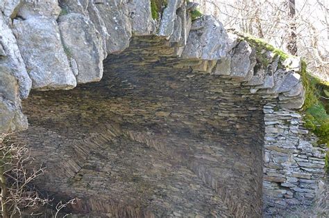 Pradelles Cabardès et les glacières Camping le Martinet Rouge