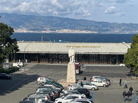 Metro Di Superficie A Reggio Nuova Vita Anche Per Le Piccole Stazioni