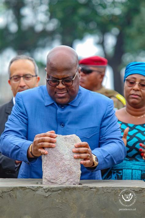 RDC Société Félix Tshisekedi pose la 1ere pour la construction d un