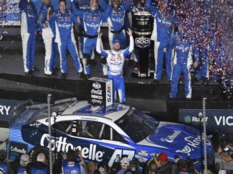 NASCAR fans furious with Fox for Daytona 500 coverage over commercials