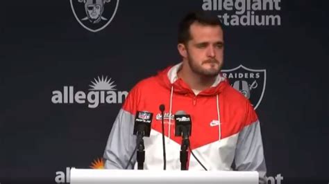 Derek Carr Cries During Postgame Presser After Raiders Fall To 2 7 Knbr