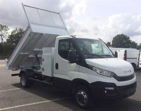 Location Iveco Daily Ccb C Empattement Benne Coffre Lld