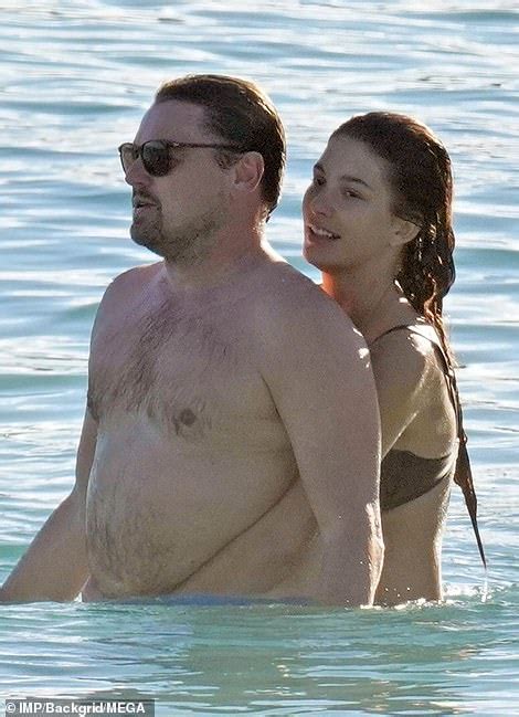 Leonardo Dicaprio Packs On The Pda With Bikini Clad Girlfriend