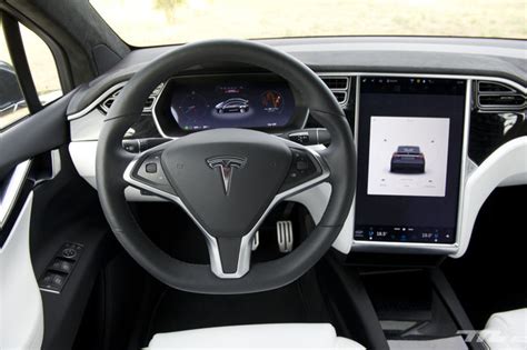 Este Vídeo Demuestra Que El Autopilot Ya Permite Que Los Tesla Se