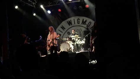 Gin Wigmore Black Sheep One Last Look Live Trees 2016 04 20