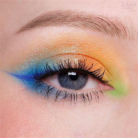 30 Cute Eye Makeup Looks To Recreate — Gradient Blue Peach And Green