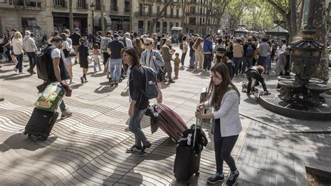 Barcelona Inverteix Milions En Projectes Per Mirar De