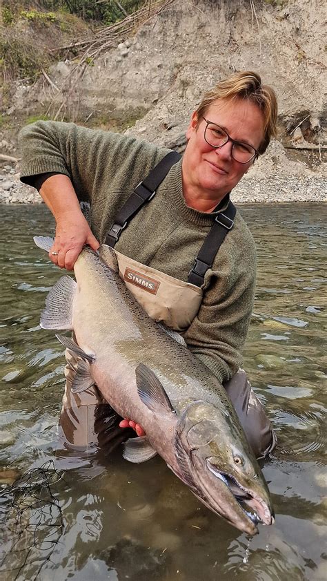 Laks I Chilliwack I Oktober Fiskerejser Med Fiske Eventyr