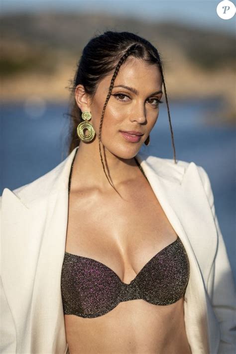 Purepeople On Twitter Iris Mittenaere Incendiaire En Bikini