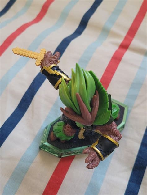 My Ambulance Broke So I Gave Him A Tiny Sword Rskylanders