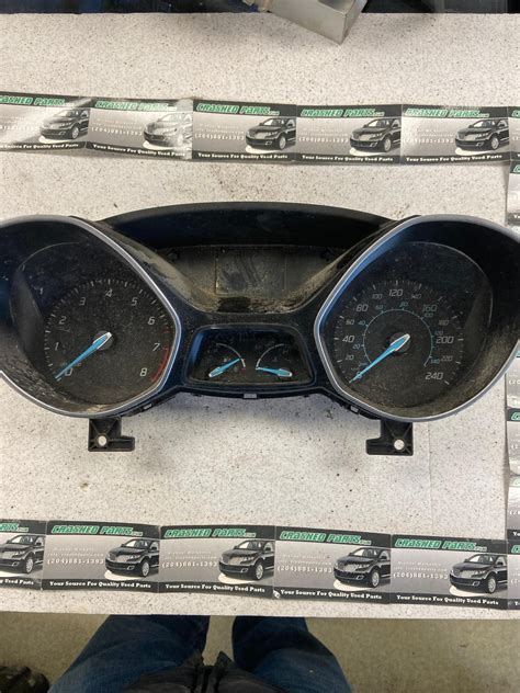 Ford Focus Speedometer Cluster Part CM5T 10849 UT