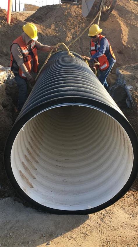 Foto Colocación De Soportes Antisísmicos En Red De Protección Contra