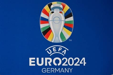 Uefa A Prezentat Mingea Oficiala Euro Pontul Zilei Ponturi