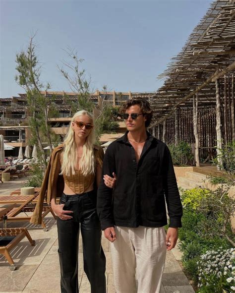 Too Hot To Handle Season S Elys Henderson Spills The Tea On Recent Social Media Shade