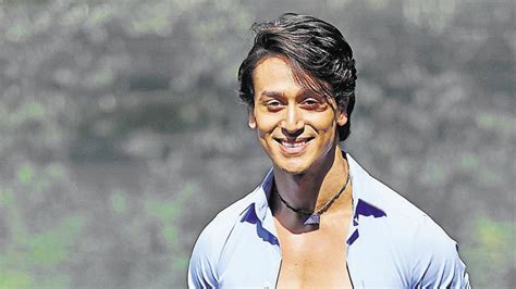 Munna Michael First Poster Tiger Shroff Ready To Match Mj Bollywood