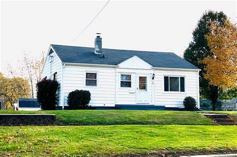925 W Main St Hoopeston Il 60942 Redfin