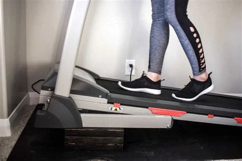 Easy DIY Treadmill Incline Using 2x4s - PRACTICAL & PRETTY