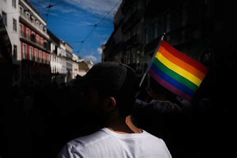 Milhares De Pessoas Desfilam Em Lisboa Na Marcha Do Orgulho Lgbti