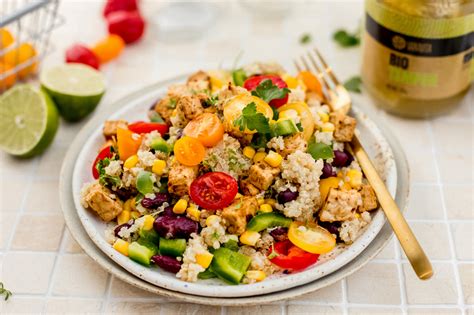 Fitness Recipe Mexican Salad With Quinoa And Tempeh Gymbeam Blog