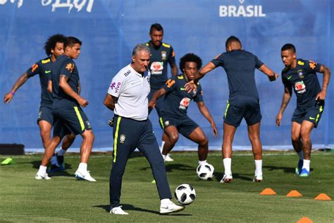 De Olho Na Estreia Sele O Fecha Treino E Realiza Trabalho T Tico