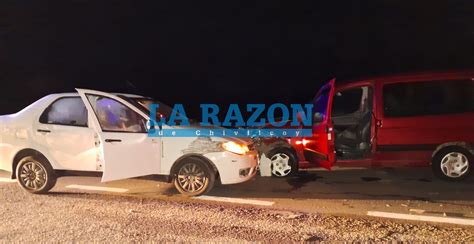 Choque frontal entre dos vehículos en el puente de la Ruta 30 La