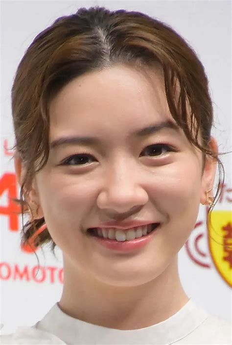 永野芽郁 全身真っ白コーデのジャージ姿に「スポーツできそう感強い」「えっ。天使」「透明感半端ない」― スポニチ Sponichi Annex 芸能