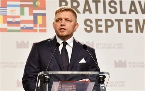 Роберт Фицо, выступающий против помощи Киеву, стал премьер-министром ...