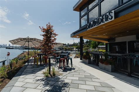 Bowriders Grill American Restaurant In Seattle Wa The Vendry