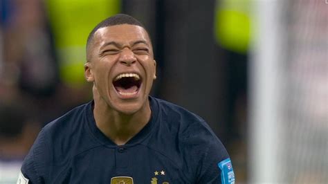 Video La eufórica reacción de Mbappé tras penal errado por Kane El