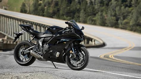 Yamaha confirms new Yamaha R7 from October - RideWithPeaks