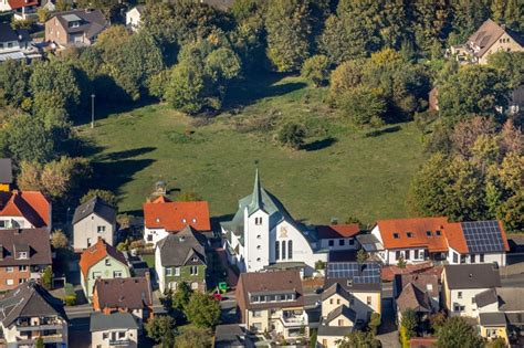 Massen Aus Der Vogelperspektive Kirchengeb Ude Der Katholischen Kirche