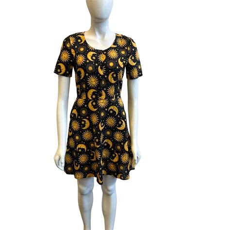 Dangerfield Womens Size 8 Short Sleeve Mini Dress Black With A Sun And