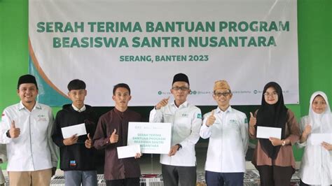 Puluhan Santri Banten Terima Beasiswa Program Sinergi Nu Care Lazisnu