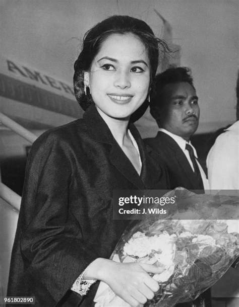 90 Sukarno Ratna Sari Dewi Sukarno Stock Photos, High-Res Pictures, and ...