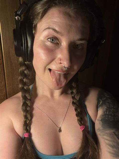 I Always Get Horny In The Gym Sauna R Gymgirls
