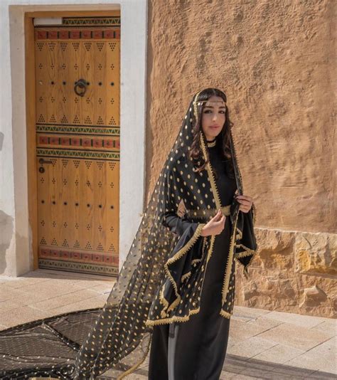 Desert Fashion Arab Fashion Fashion Shoot Traditional Attire