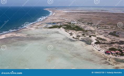 El Mar Del Caribe De La Isla De Bonaire Windsurf Laguna Sorobon Foto De