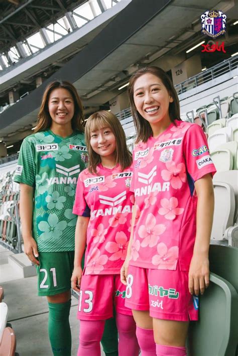 【画像】女子サッカー「weリーグ」開幕！6チームの選手が華やかな『x Girl』ユニフォーム姿を“聖地・国立”で披露 1215