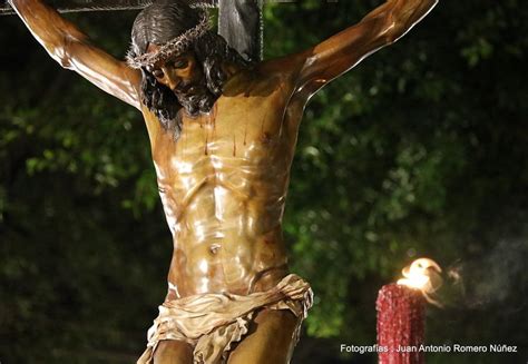 Statue Of Jesus Carrying The Cross