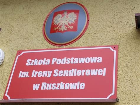 Nadanie Imienia I Wr Czenie Sztandaru Szkole Podstawowej W Ruszkowie