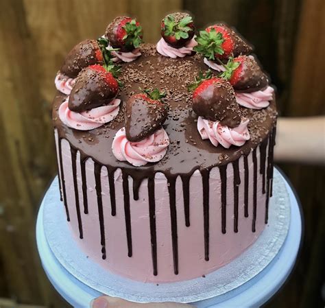 A Strawberry Chocolate Drip Cake🍓 R Baking