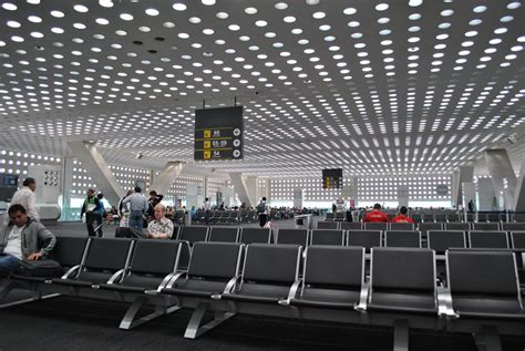 Qué es la TUA y cuánto cuesta en cada aeropuerto