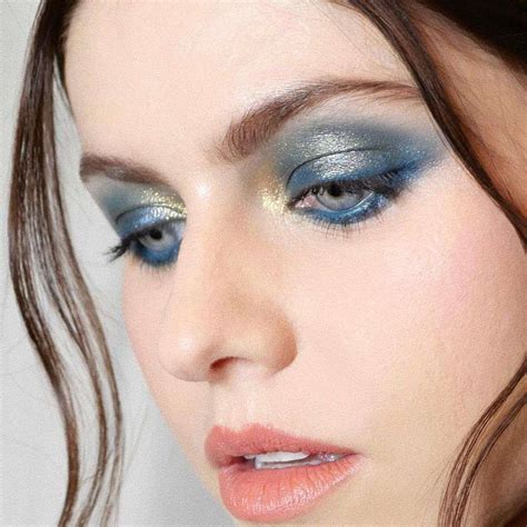 10 Stunning Blue Eyeshadow Looks for Green Eyes - Get Ready to Turn Heads!