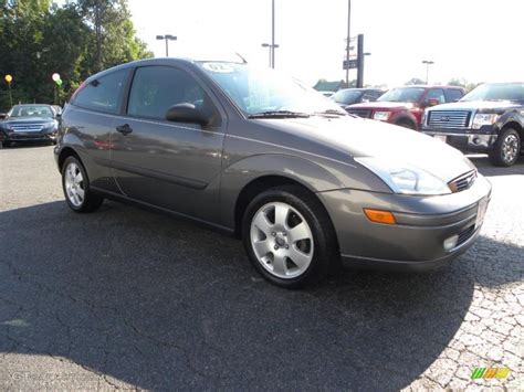 2002 Liquid Grey Metallic Ford Focus ZX3 Coupe 32340823 Photo 20