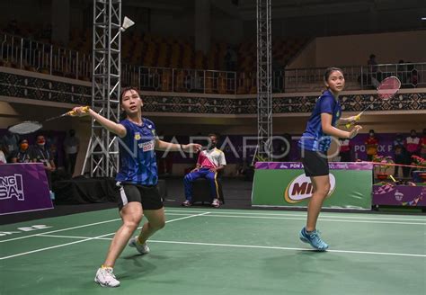 Semi Final Bulu Tangkis Beregu Putri Pon Papua Antara Foto