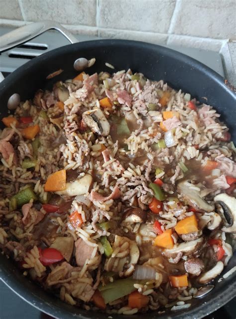 Cajun Style Dirty Rice Recipe Image By Lesley Conley Pinch Of Nom